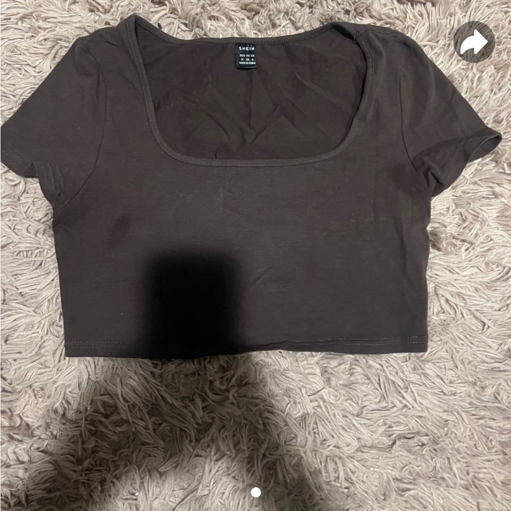 brown cropped tee/ cute casual shirt/ worn once
